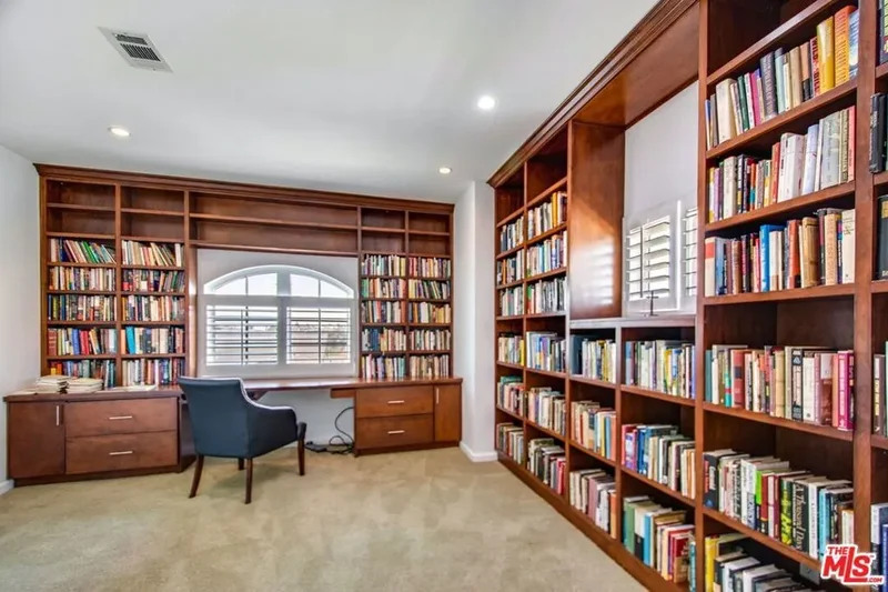 4521 Don Timoteo Drive, Los Angeles, California, United States. - Photo 30