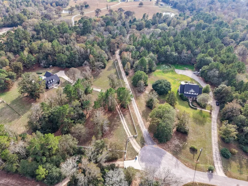 18451 Hills Lake Ct, Montgomery, Texas, United States. - Photo 37