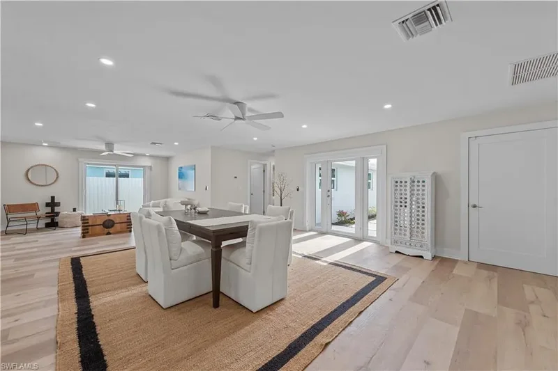7987, Fort Myers Beach, Florida, United States. - Photo 27