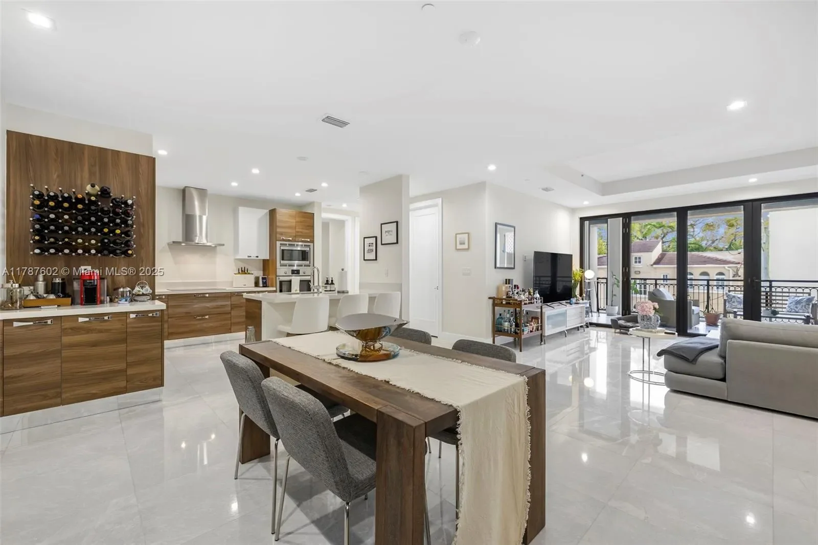 718 Valencia Ave 206, Coral Gables, Florida, United States. - Hero Image