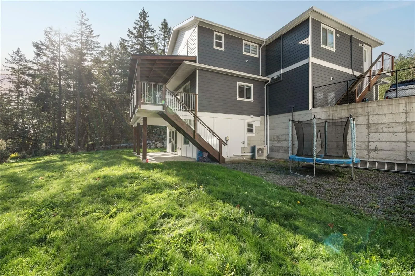 25 Tuzo Crt, View Royal, British Columbia, Canada. - Photo 11