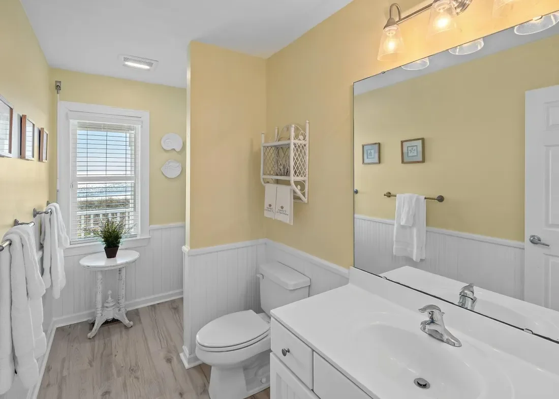 6901 W Beach Drive, Oak Island, North Carolina, United States. - Photo 26