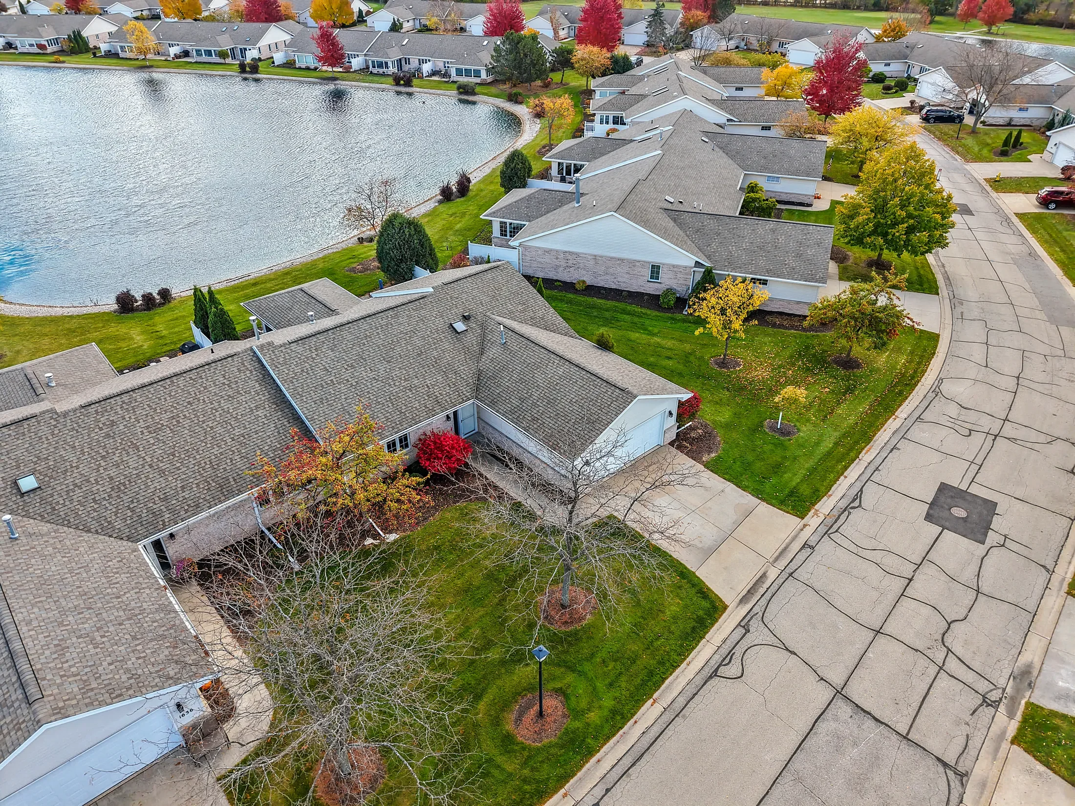 Beautiful Water View Condo In Coveted River Pines