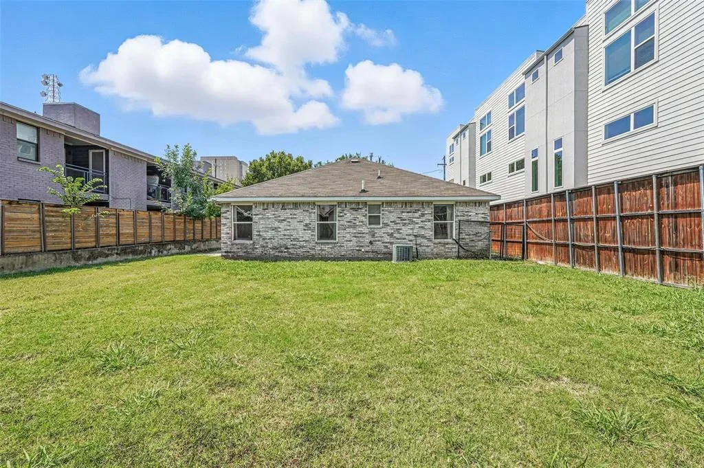1510 N Carroll Avenue, Dallas, Texas, United States. - Photo 23