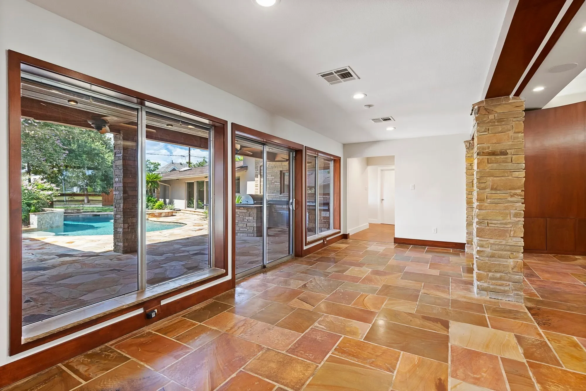 3322 N Braeswood Boulevard, Houston, TX 77025, Houston, Texas, United States. - Photo 30