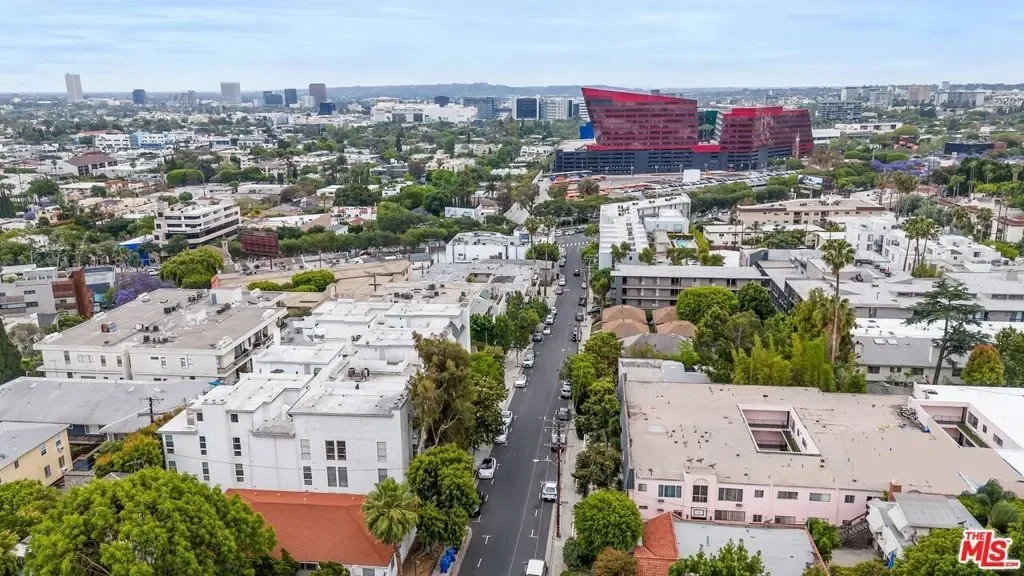 964 Hancock Avenue 103, Los Angeles, California, United States. - Photo 12