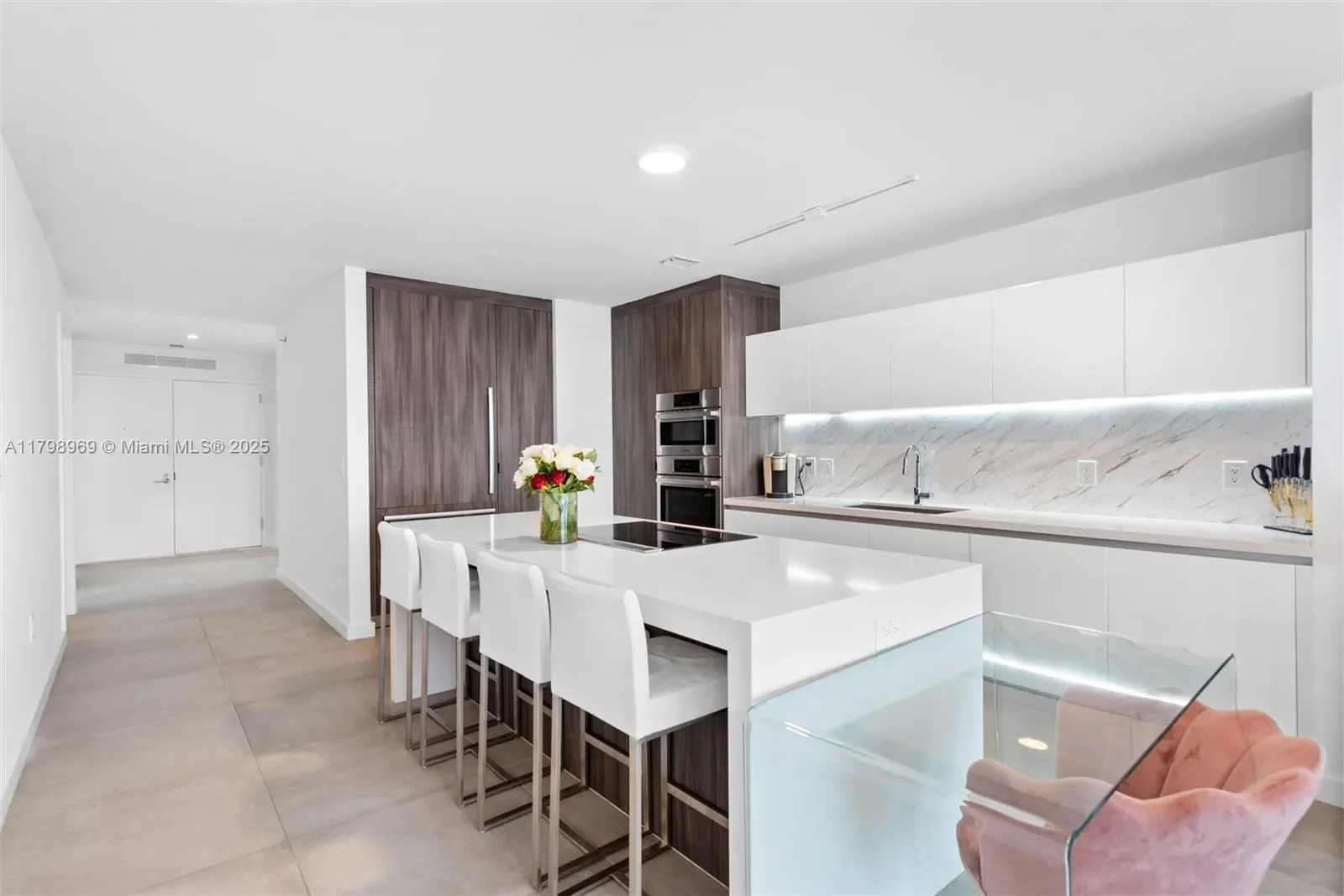 851 NE 1st Ave #4011, Miami, FL 33132, Miami, Florida, United States. - Photo 8
