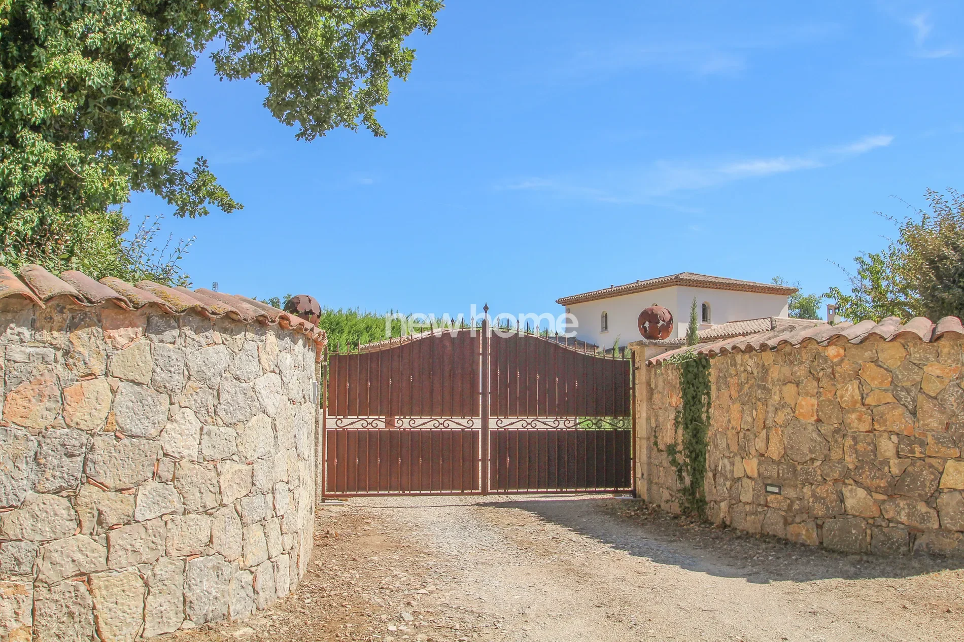 Exterior photo 12
