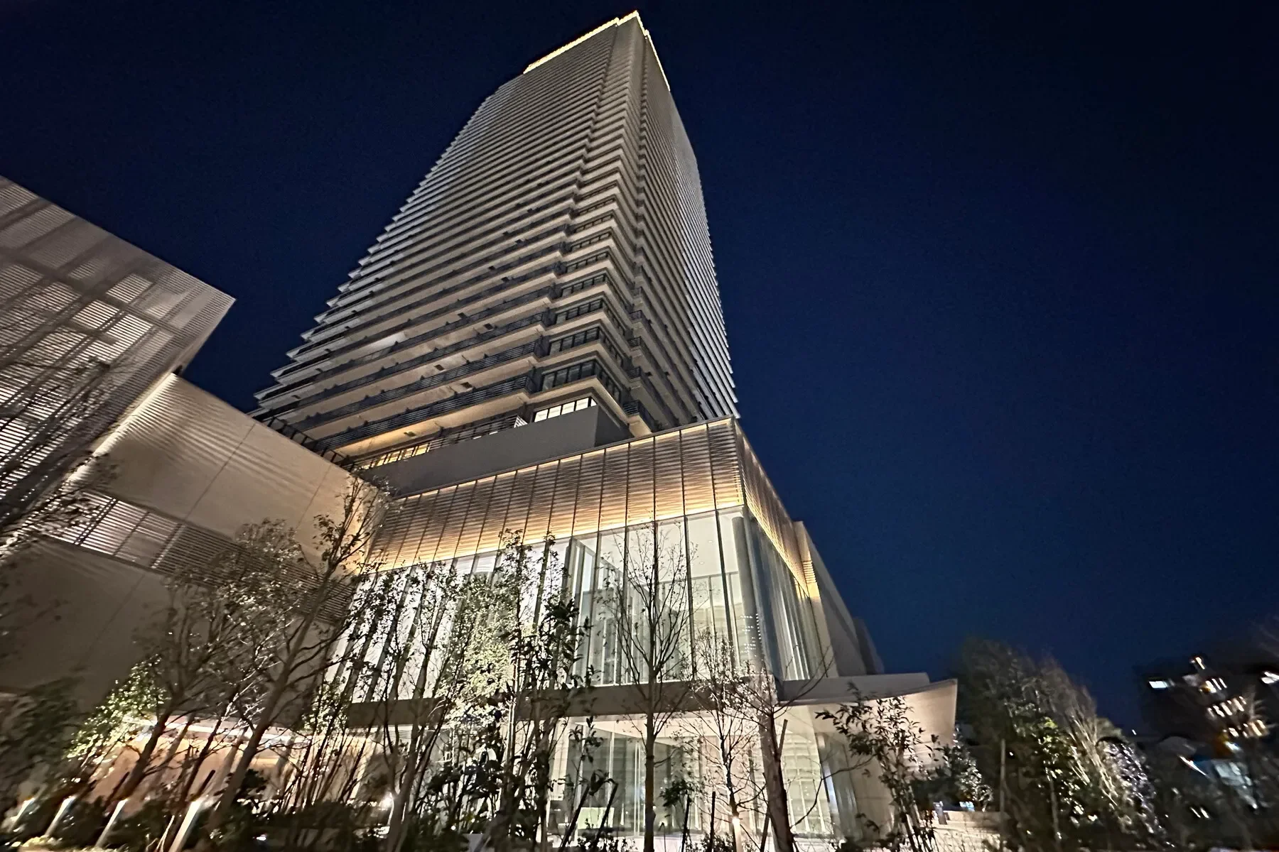 Exterior photo 5