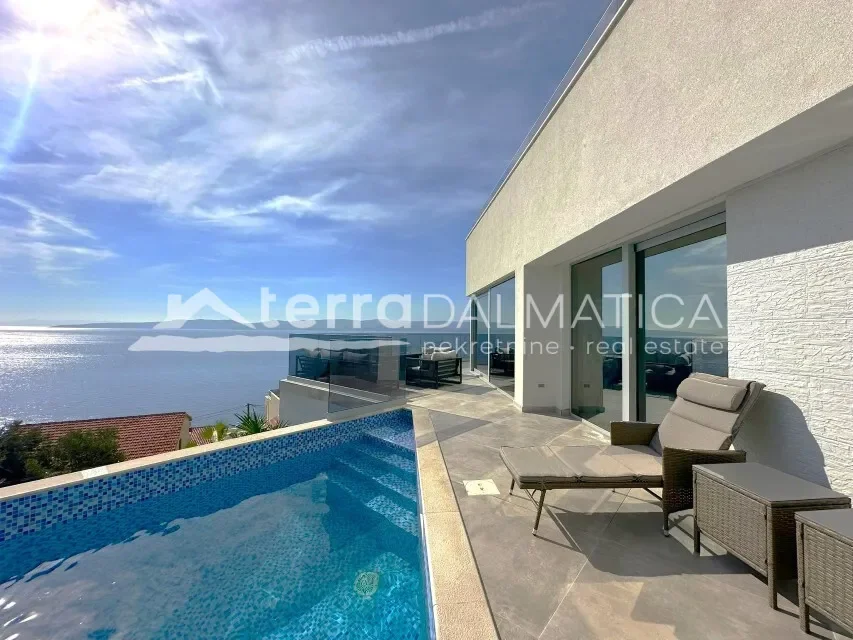 Exterior photo 7