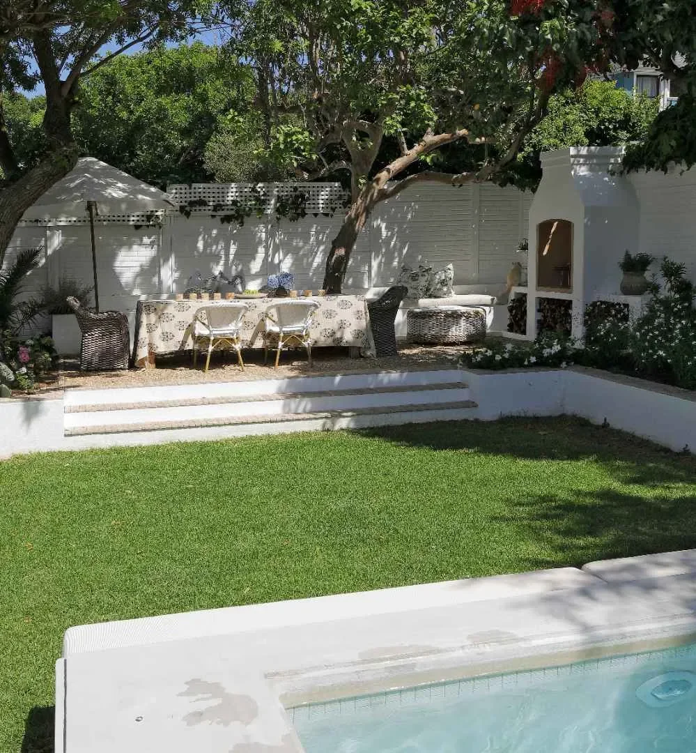 Exterior photo 5