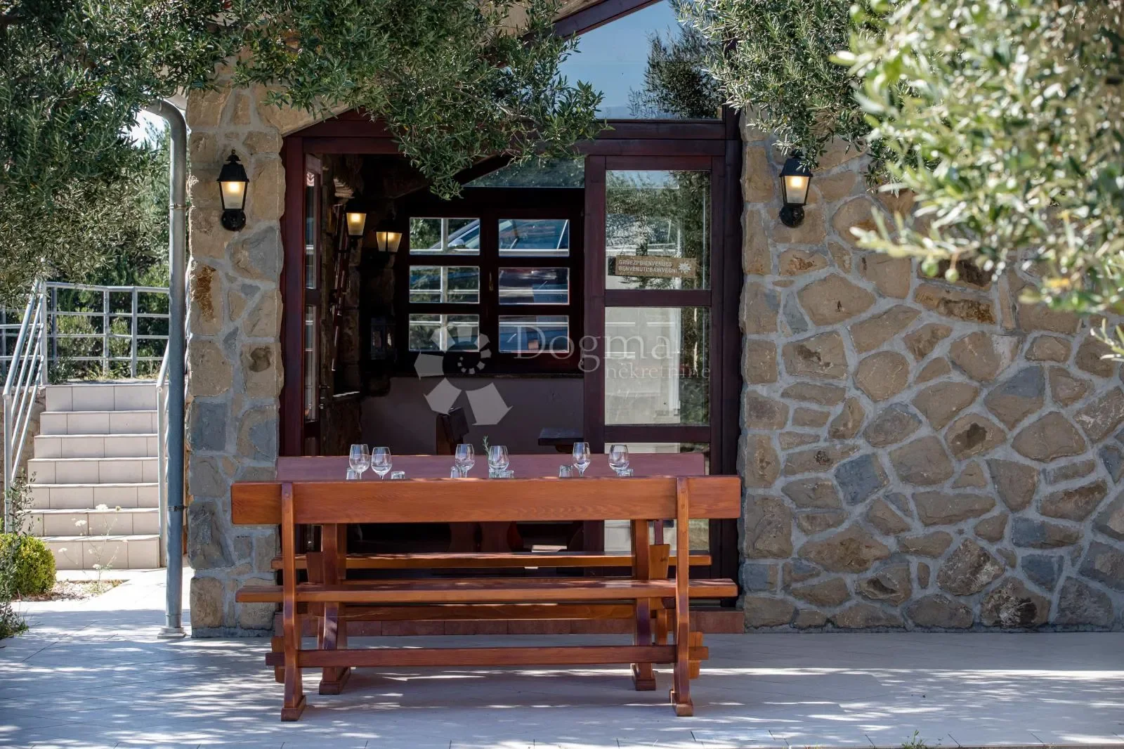 Gallery photo 1
