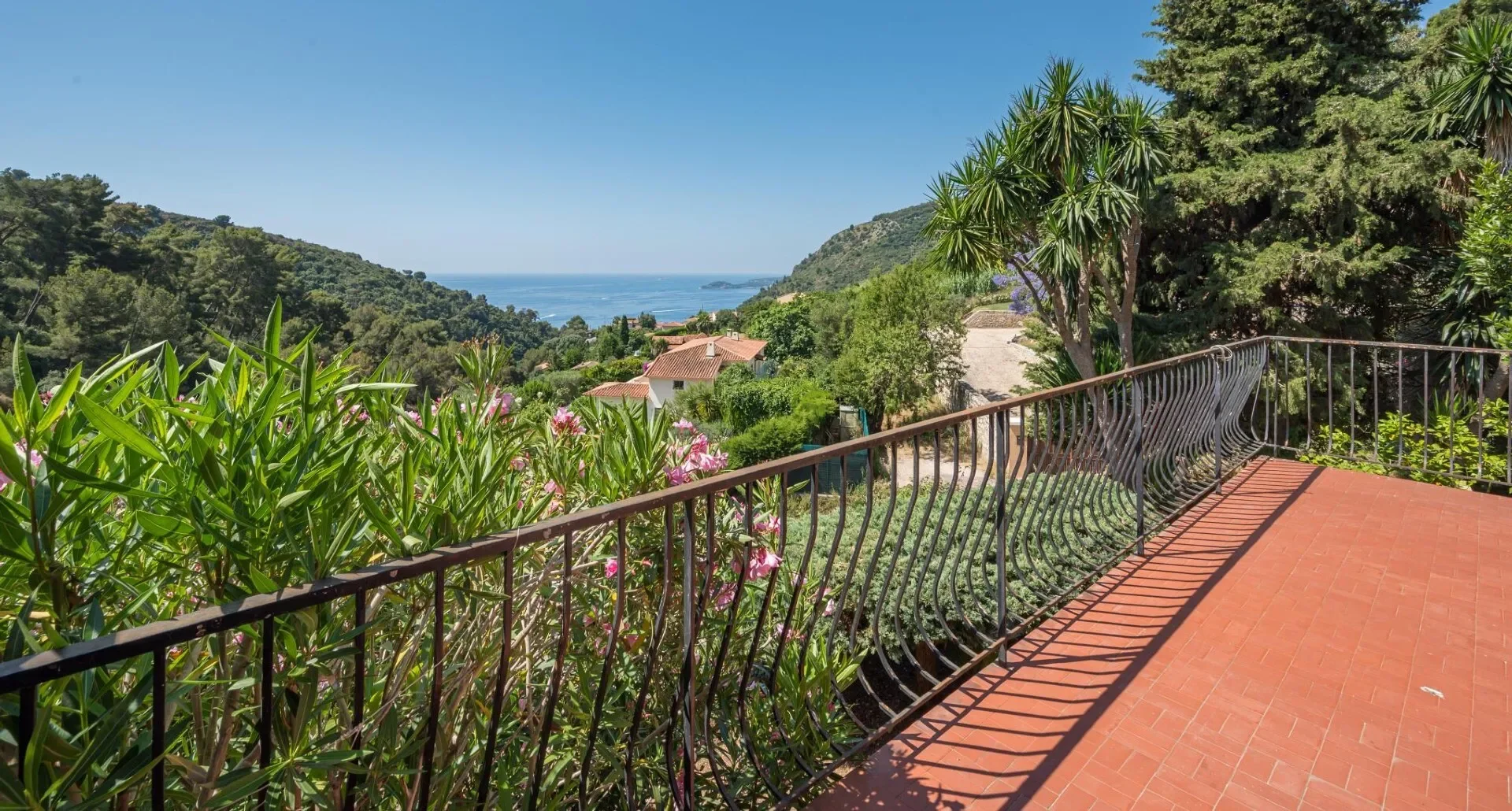 Èze, Provence-Alpes-Côte d'Azur, France. - Photo 5