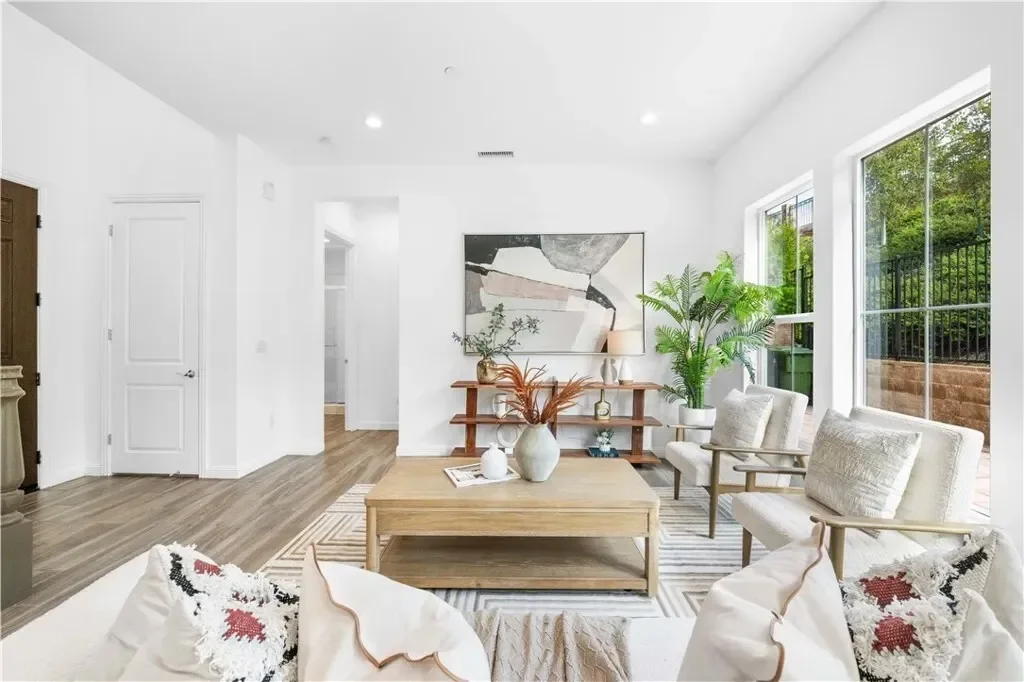 20611 W Chestnut Circle, Los Angeles, California, United States. - Photo 7