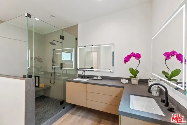 1620 Electric Avenue, Los Angeles, California, United States. - Photo 16