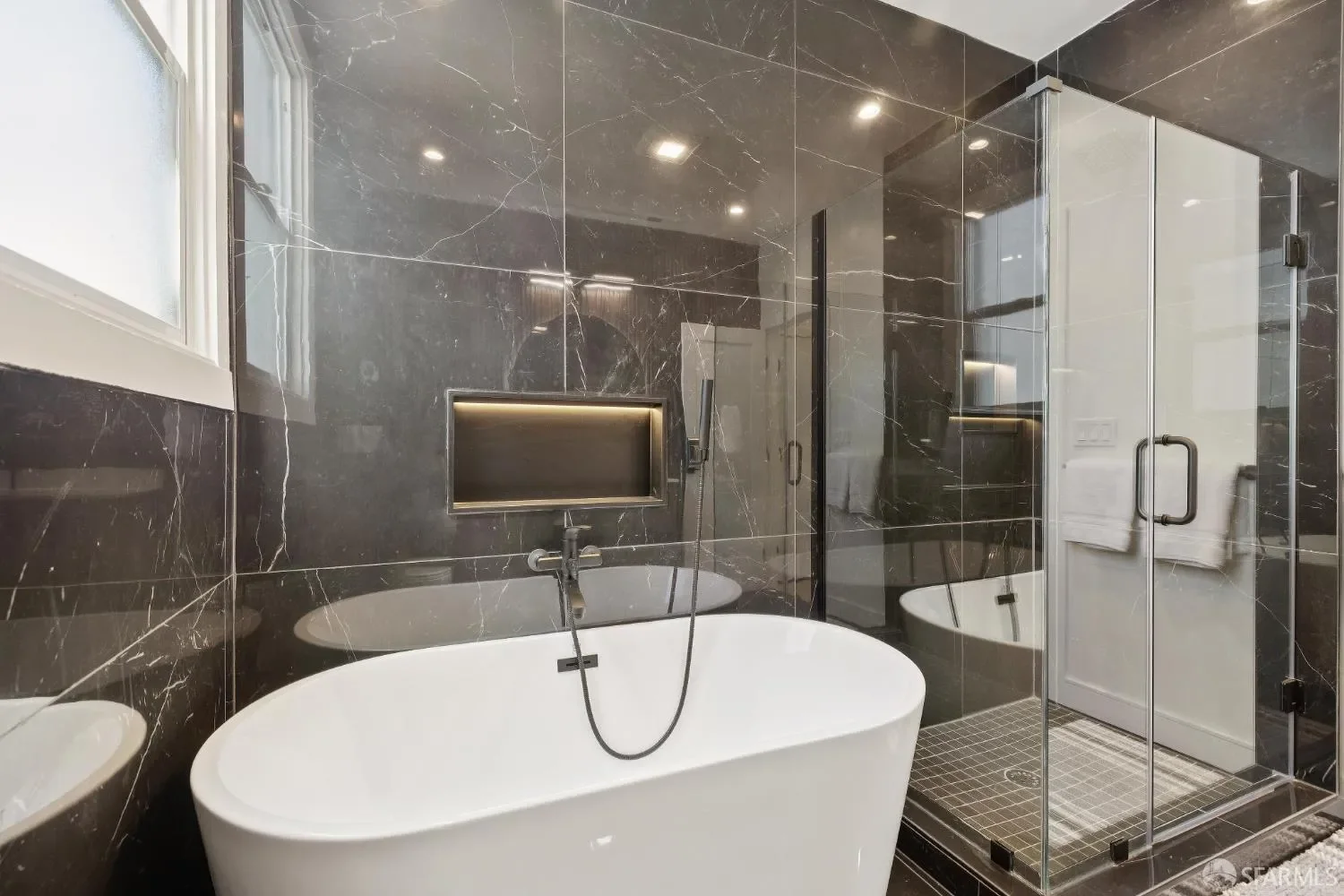 1234 Francisco Street 6, San Francisco, California, United States. - Photo 1