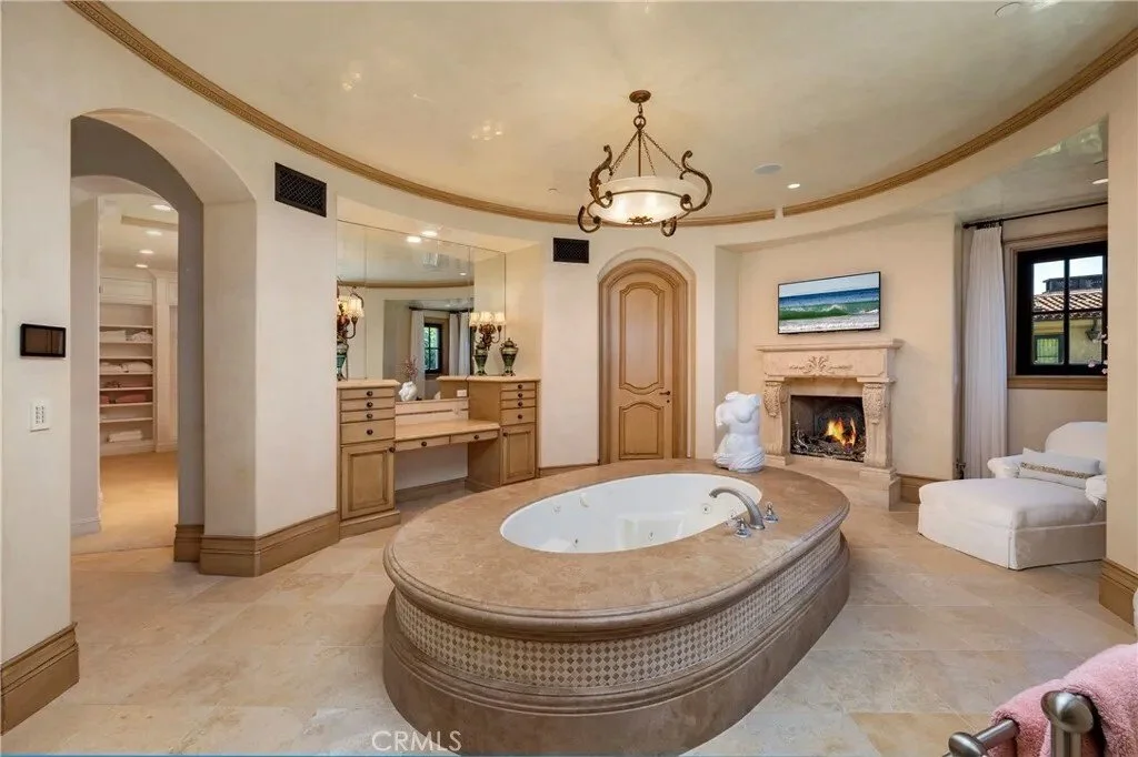 12 Skyridge, Newport Beach, California, United States. - Photo 35