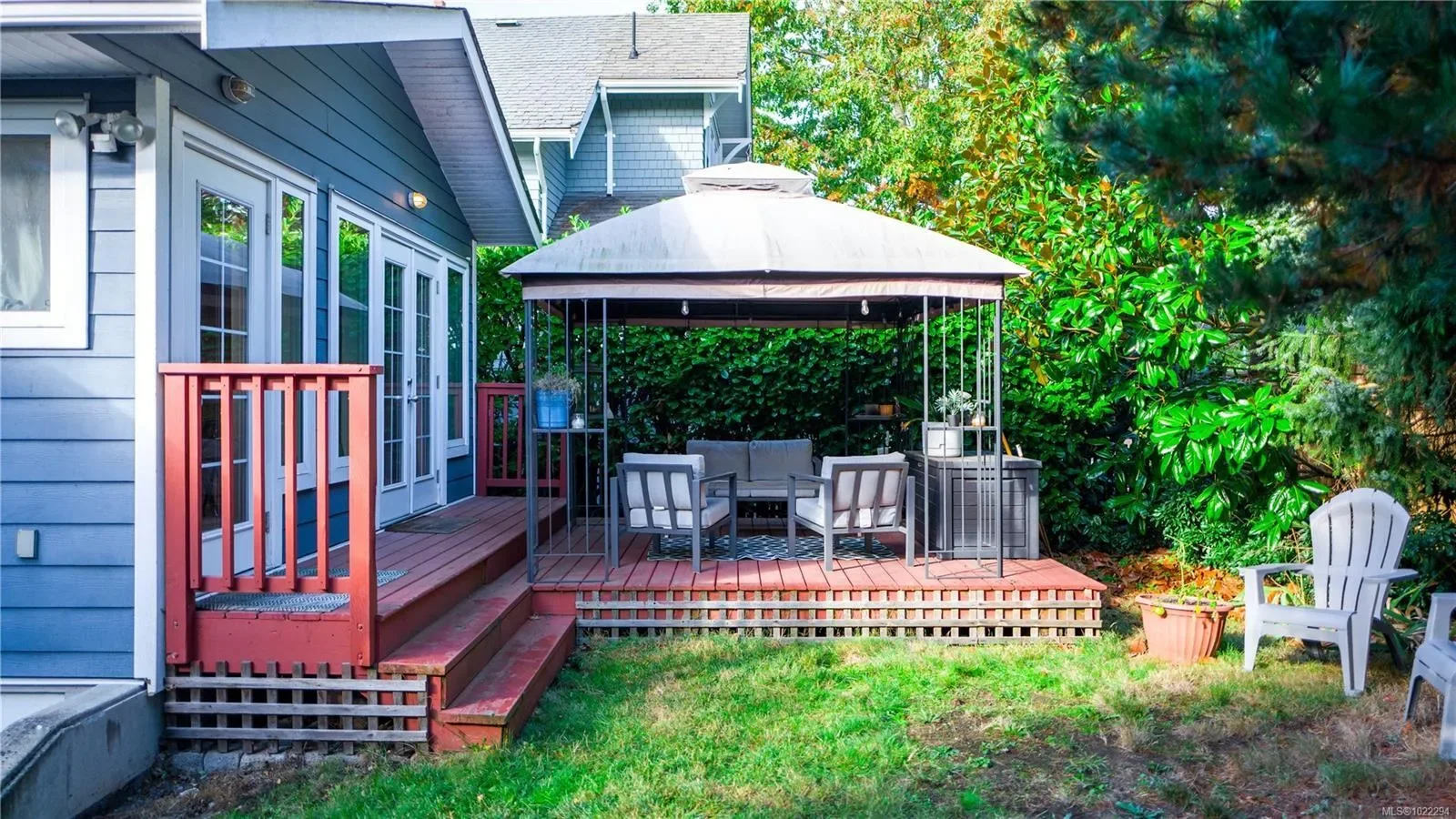 Exterior photo 3