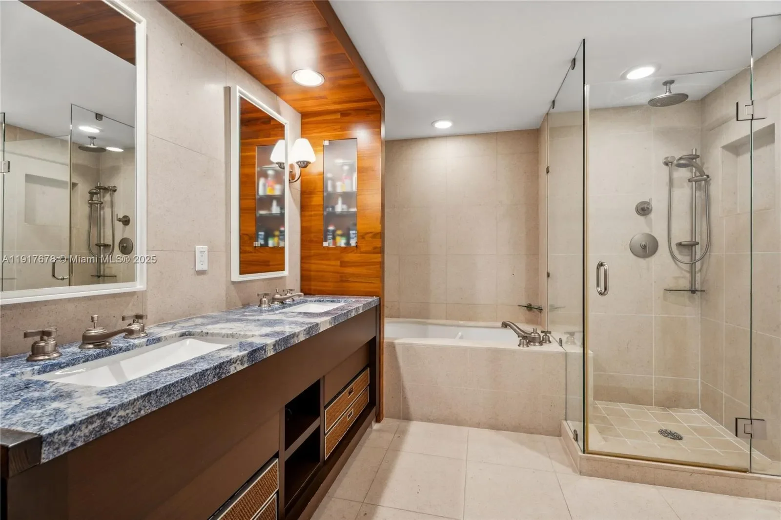 6799 Collins Ave 1602, Miami Beach, Florida, United States. - Photo 18