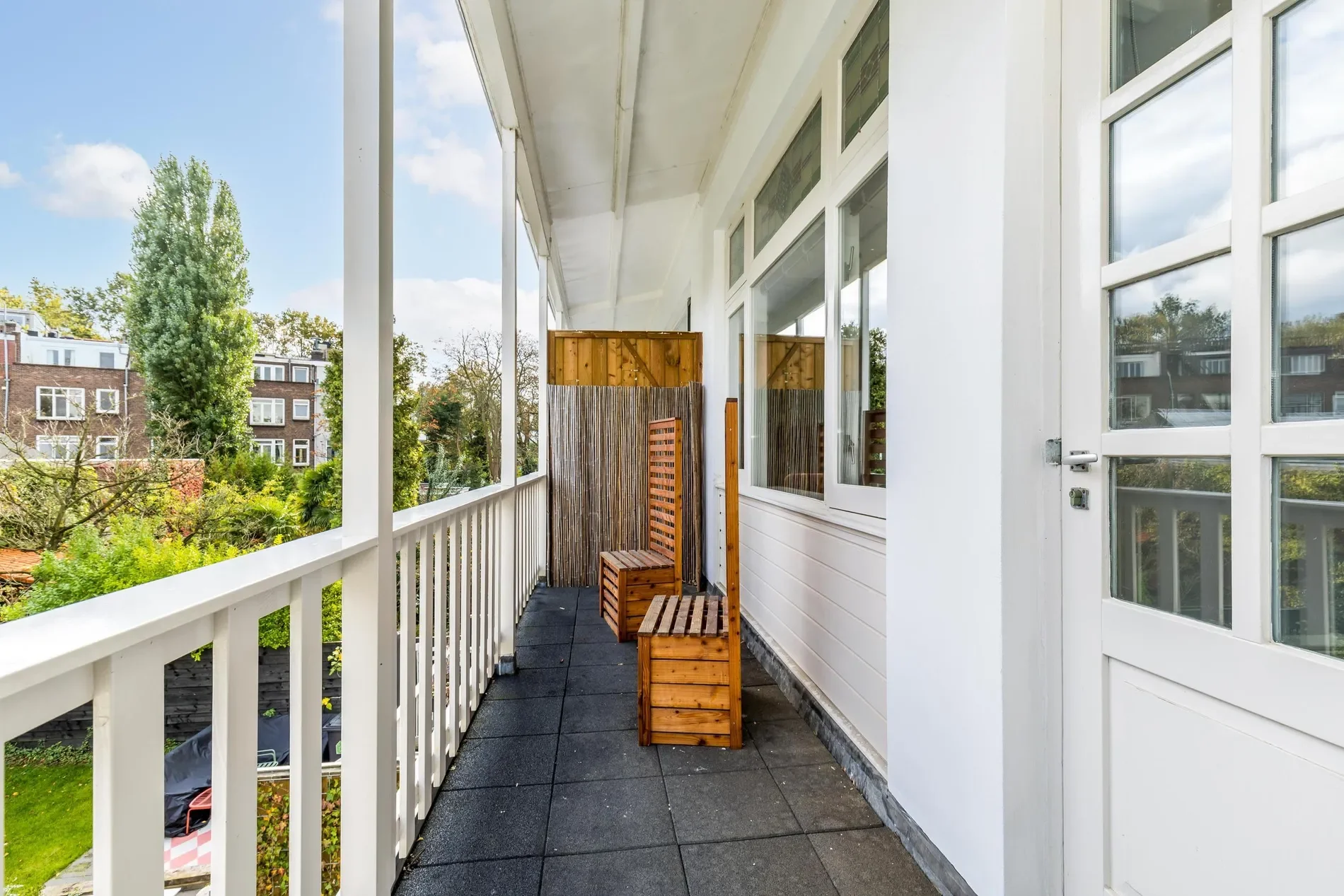 Exterior photo 10