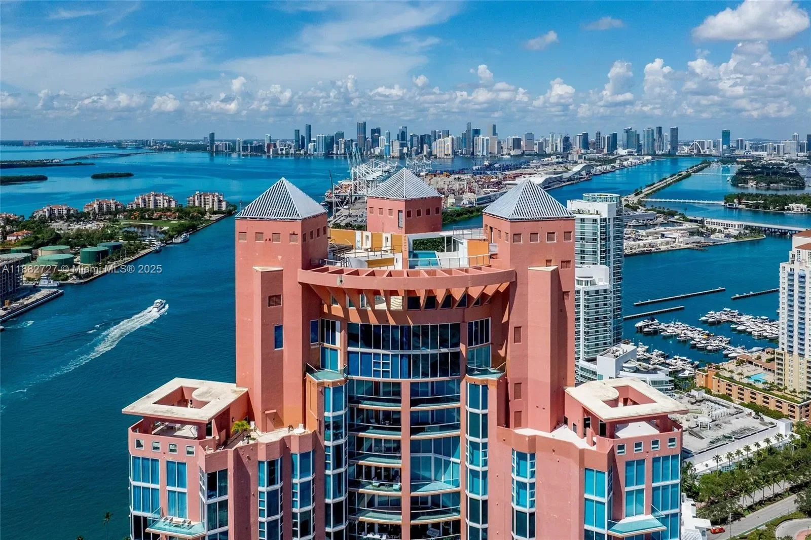 300 S Pointe Dr PH-5, Miami Beach, Florida, United States. - Photo 44