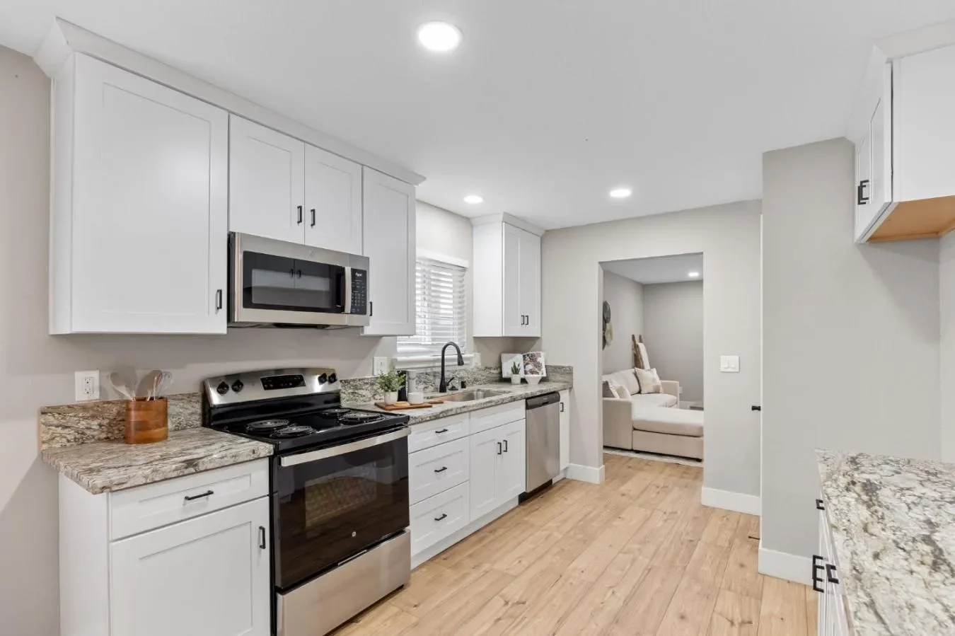 2449 Empress Street, Sacramento, California, United States. - Photo 13
