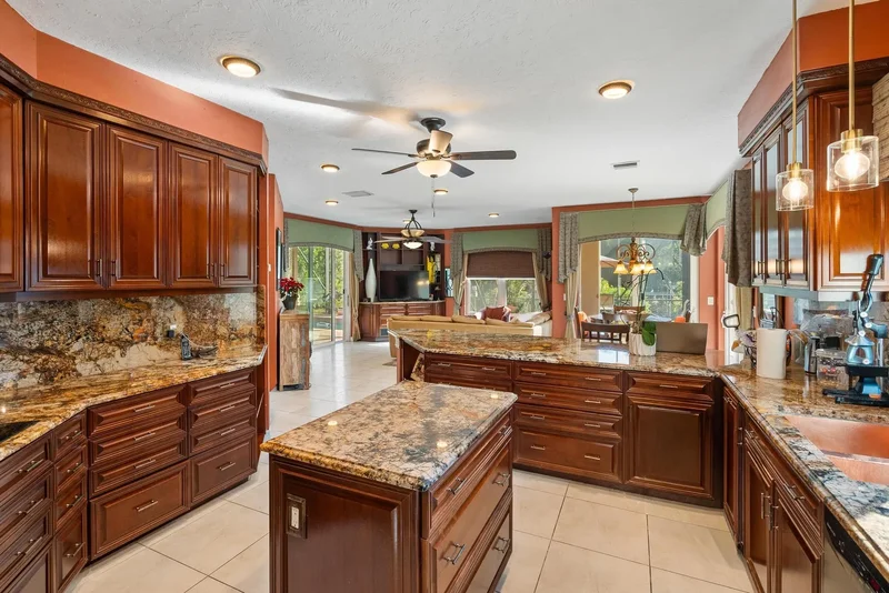 8918 SE Water Oak Pl, Jupiter, FL 33469, Tequesta, Florida, United States. - Photo 22