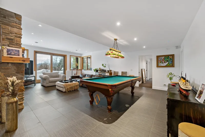 243 Rue Pinoteau, Mont-Tremblant, Quebec, Canada. - Photo 38