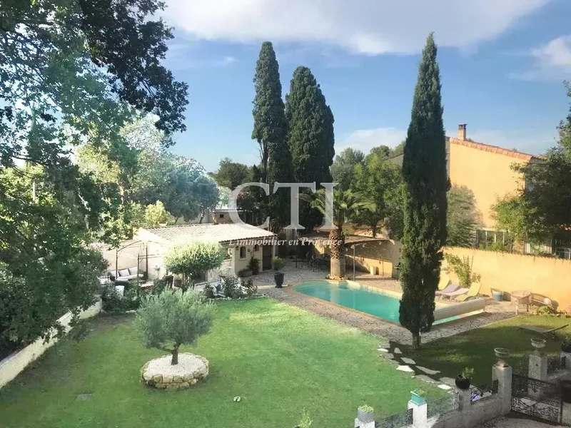 Avignon, Provence-Alpes-Côte d'Azur, France. - Photo 10