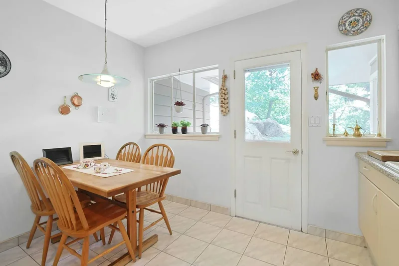 4650 Livingston Avenue, New York, New York, United States. - Photo 12