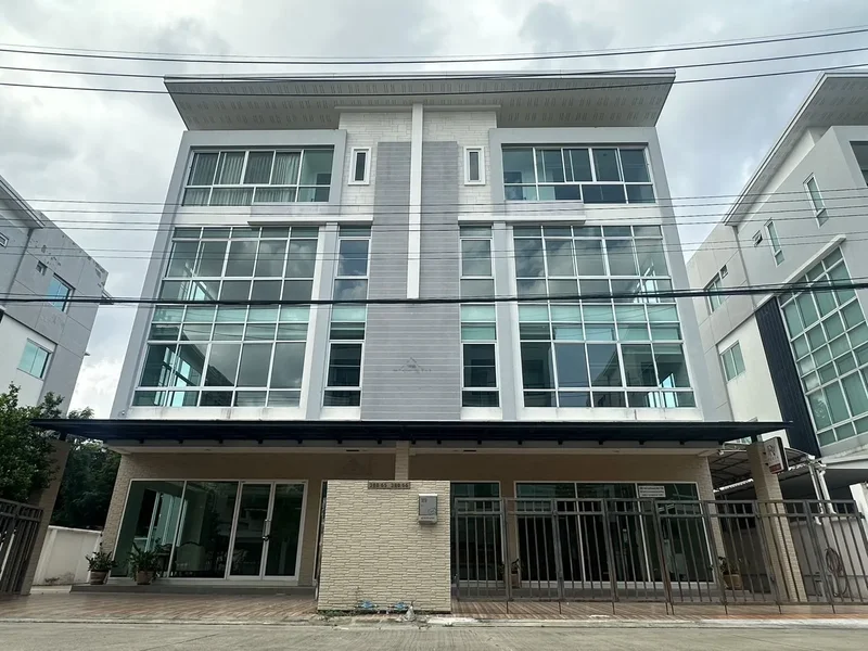 10 Bedroom Townhouse for sale at Biz Galleria Nuanchan