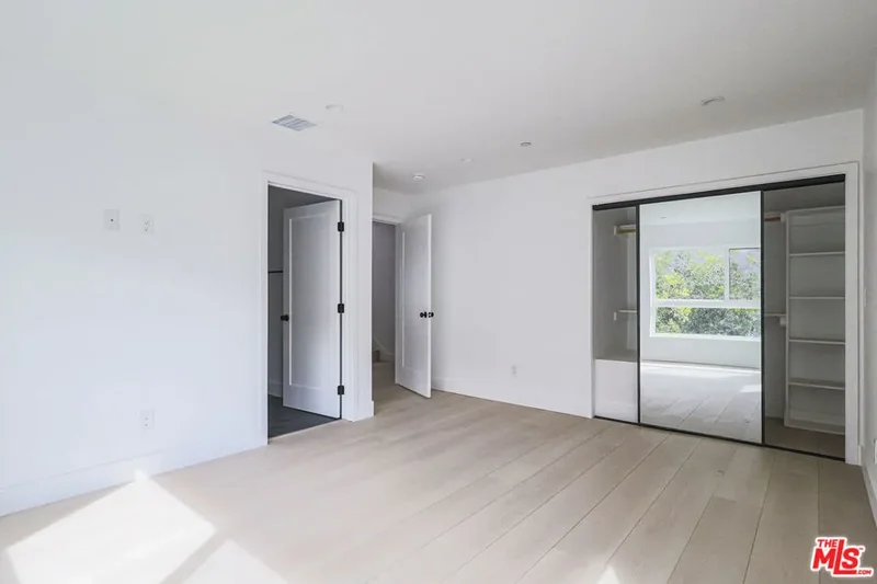11810 Gilmore Street, Los Angeles, California, United States. - Photo 41