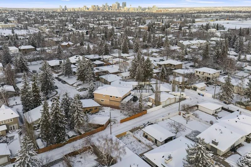 27 Langton Drive SW, Calgary, AB T3E 5G1, Calgary, Alberta, Canada. - Photo 13