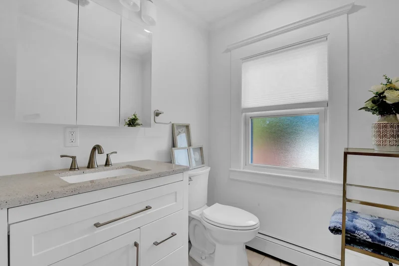 4 Bedrooms Single Family Detached
