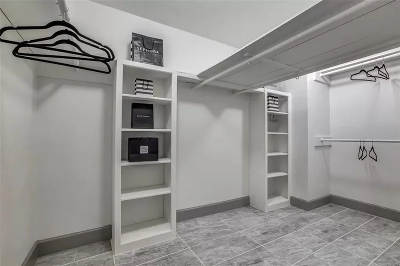 7530 Chevy Chase Drive, Houston, Texas, United States. - Photo 25