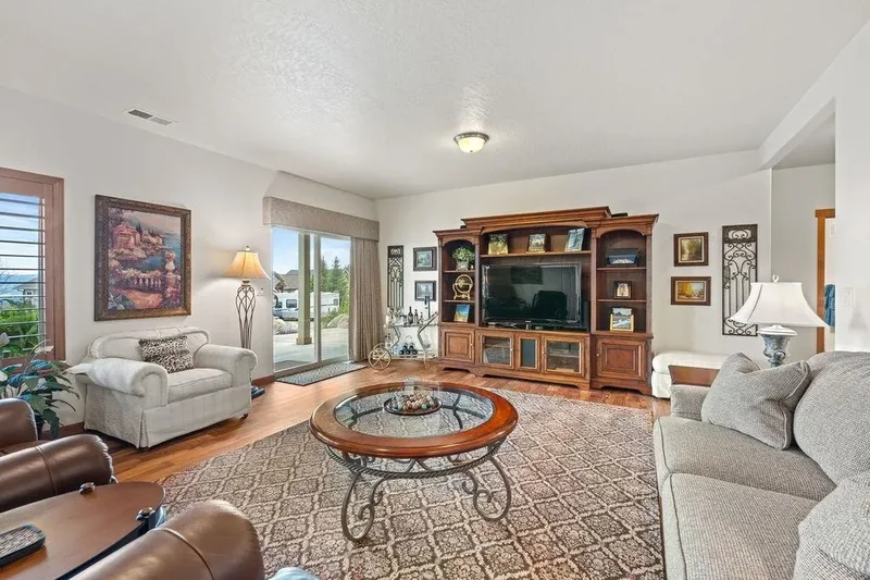 8918 E Clearview Ln, Spokane, WA 99217, Spokane, Washington, United States. - Photo 35