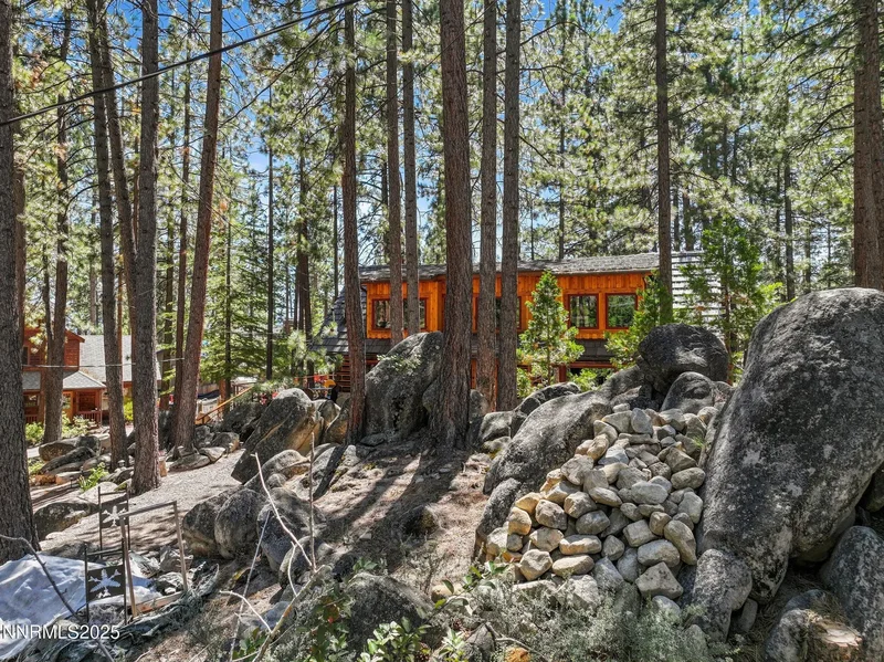 Fully renovated 1929 historic Tahoe cabin