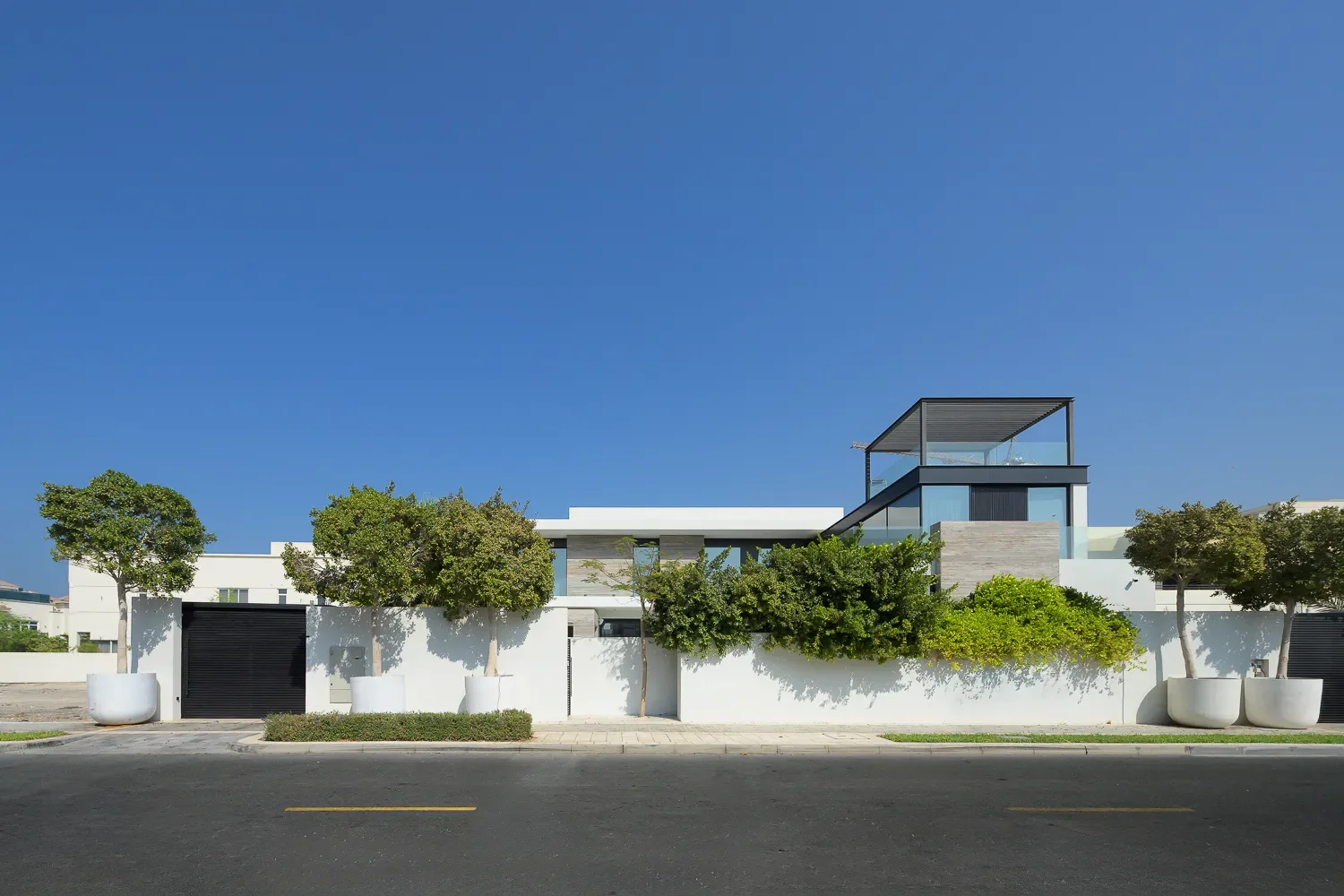 Exterior photo 3