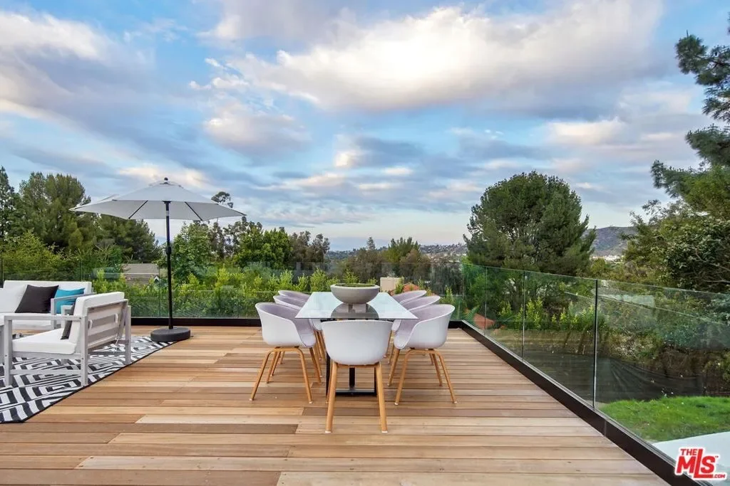 4050 Clarinda Drive, Los Angeles, California, United States. - Photo 11