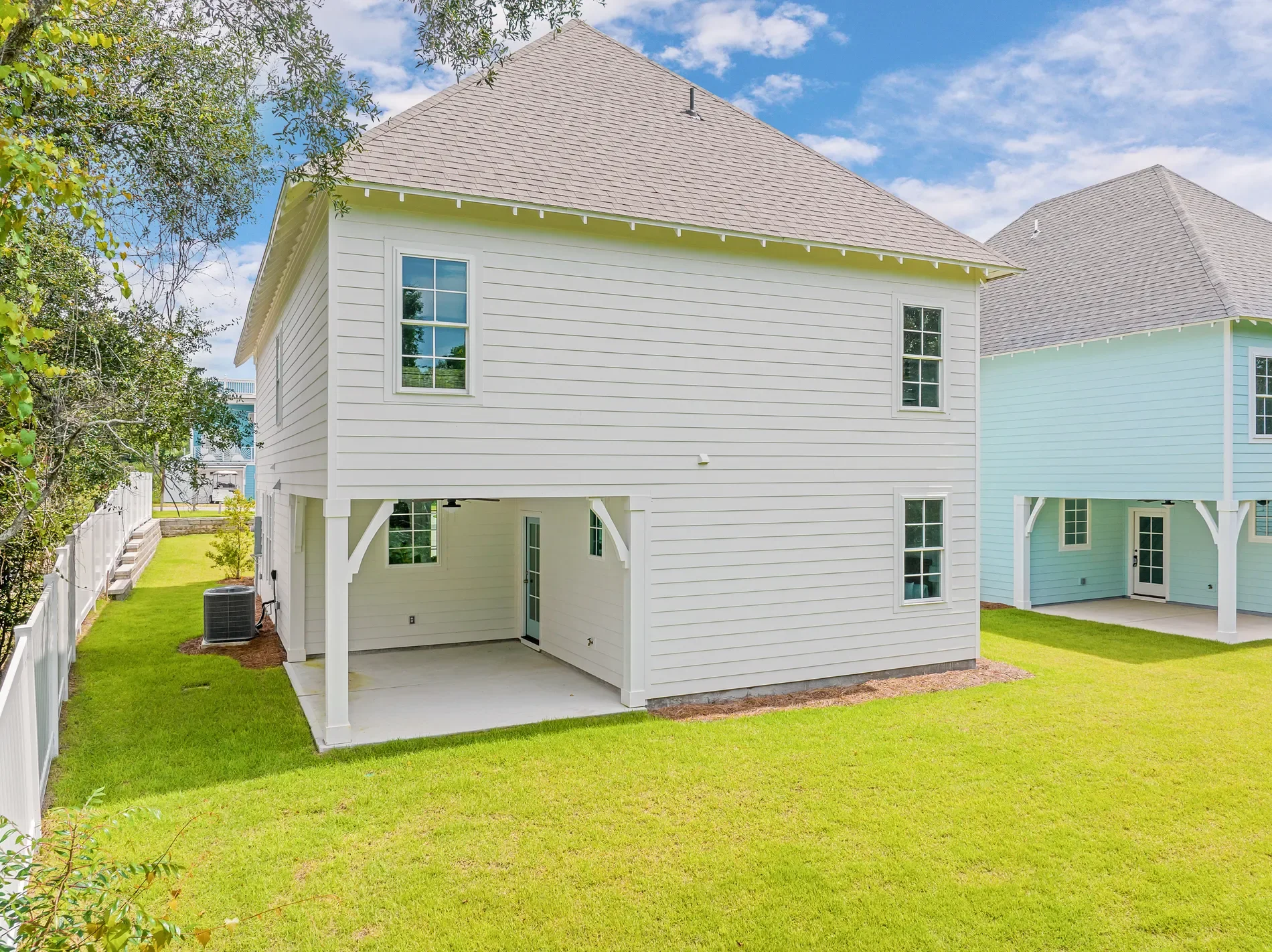 Exterior photo 5