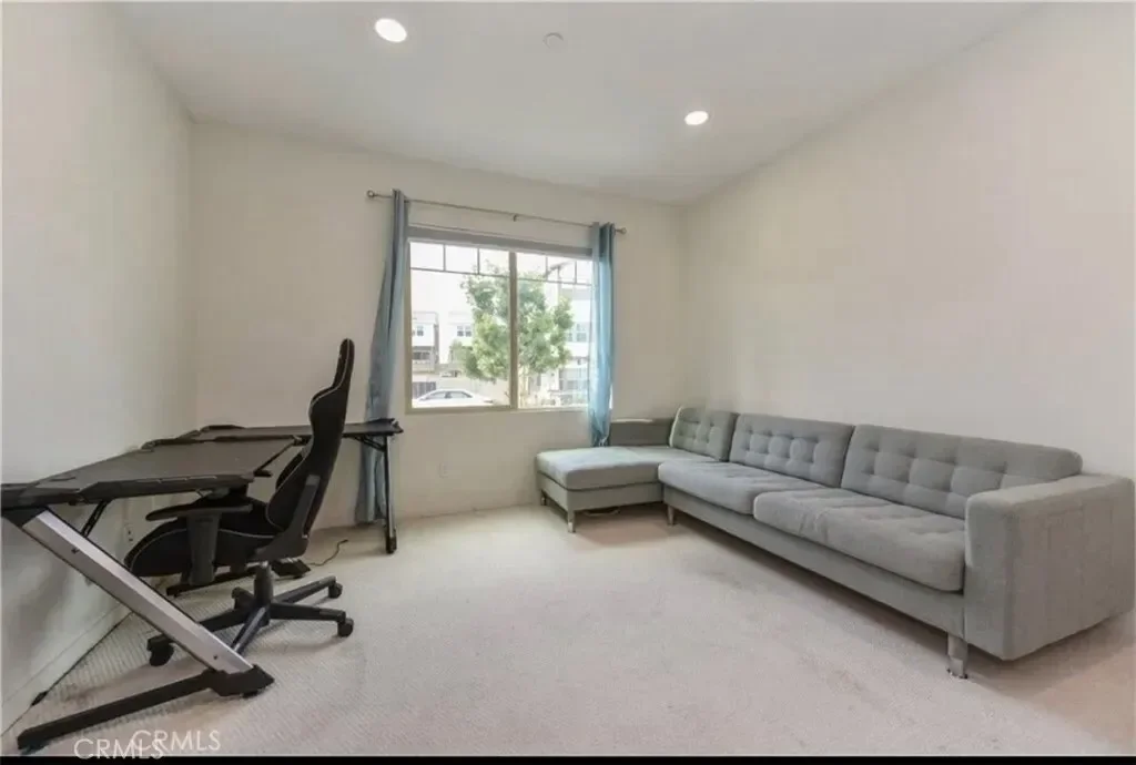 175 Frame, Irvine, California, United States. - Photo 3