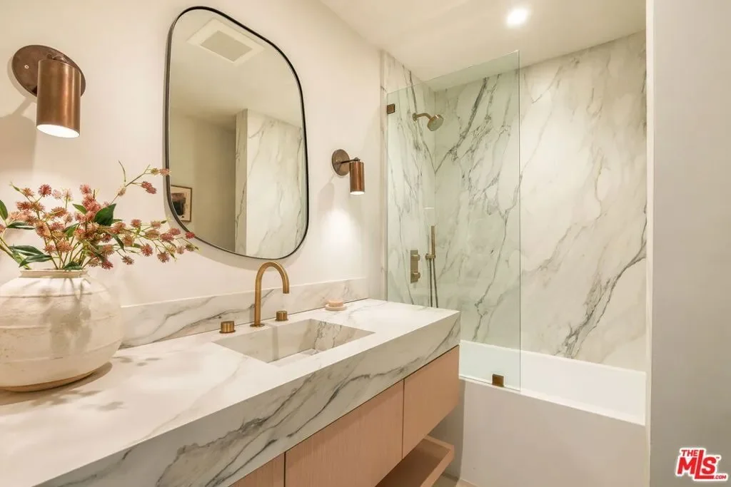 8353 Sunset View Drive, Los Angeles, California, United States. - Photo 5