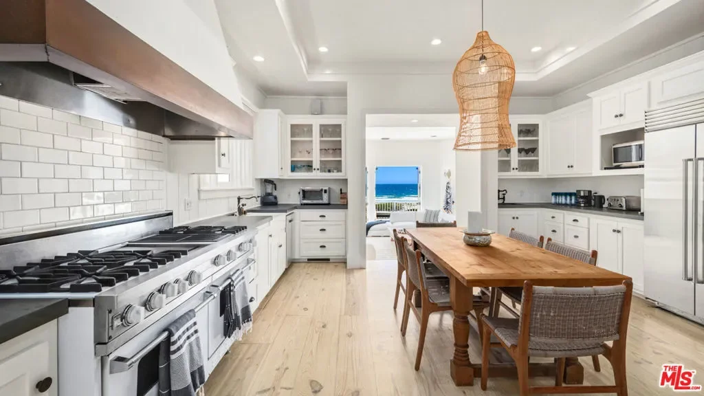 30718 Pacific Coast Highway, Malibu, California, United States. - Photo 20