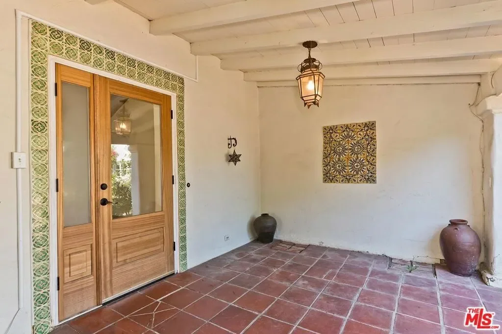 1017 Chevy Chase Drive, Beverly Hills, California, United States. - Photo 7
