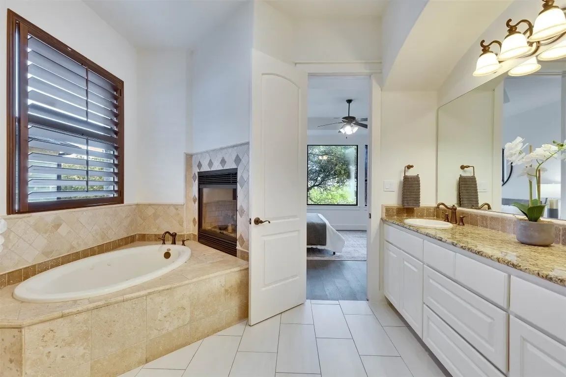 13601 Montview Drive, Austin, TX 78732, Austin, Texas, United States. - Photo 20