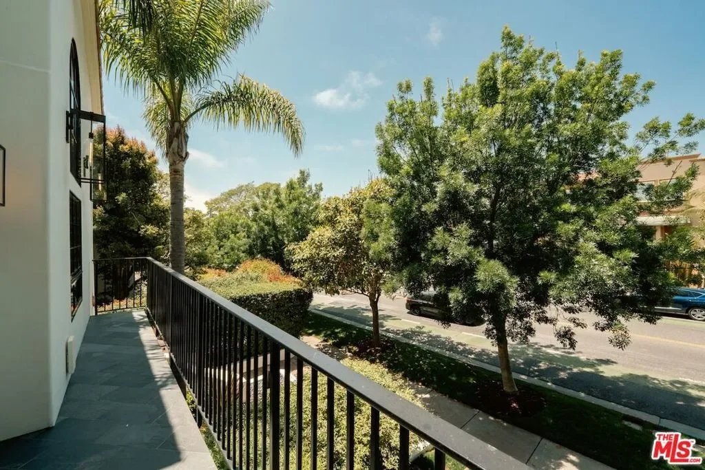 2612 Montana Avenue 1, Santa Monica, California, United States. - Photo 23