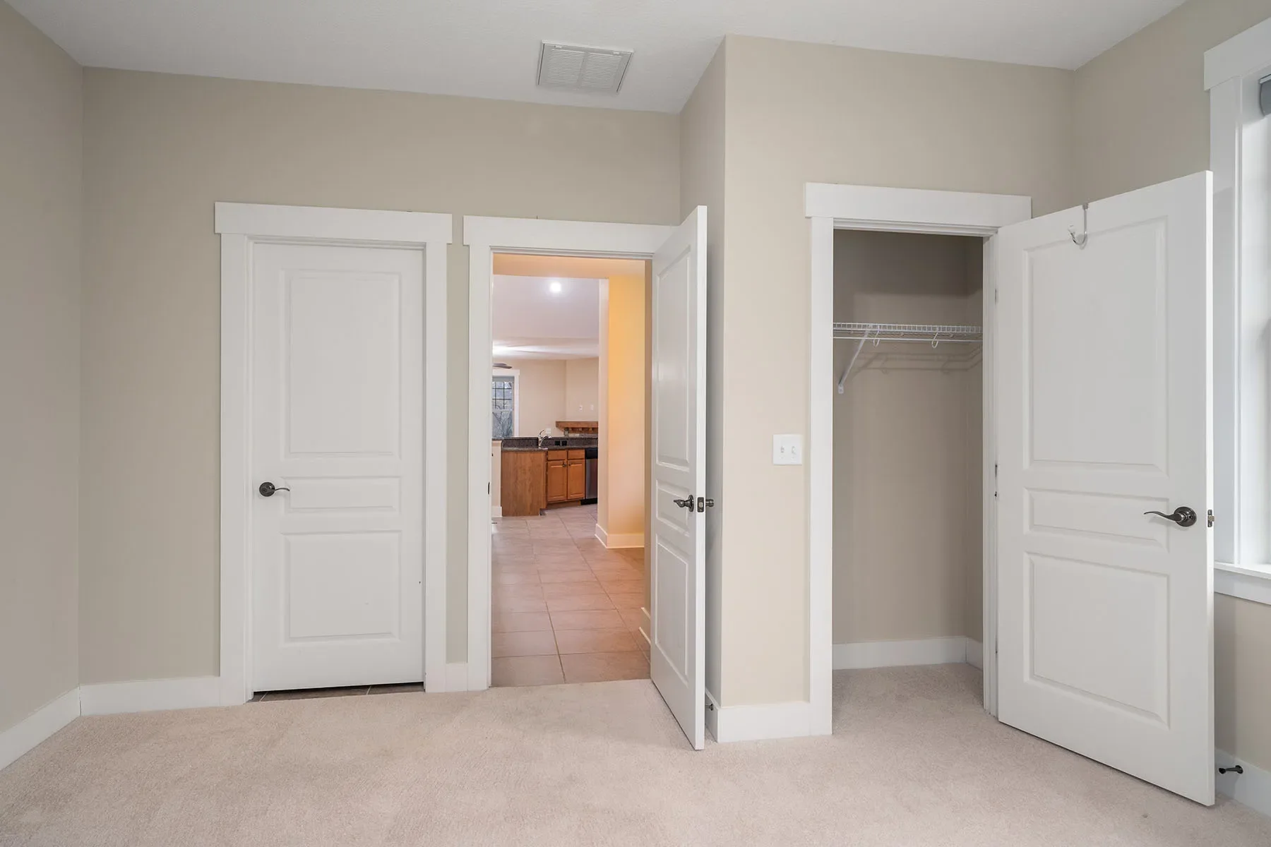 22 Craftsman View Drive, Asheville, NC 28804, Asheville, North Carolina, United States. - Photo 2
