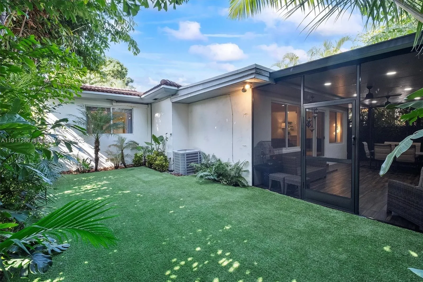 9049 Dickens Ave, Bal Harbour, Florida, United States. - Photo 24