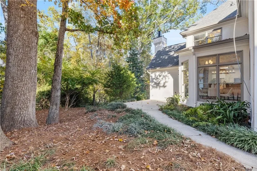 Exterior photo 10