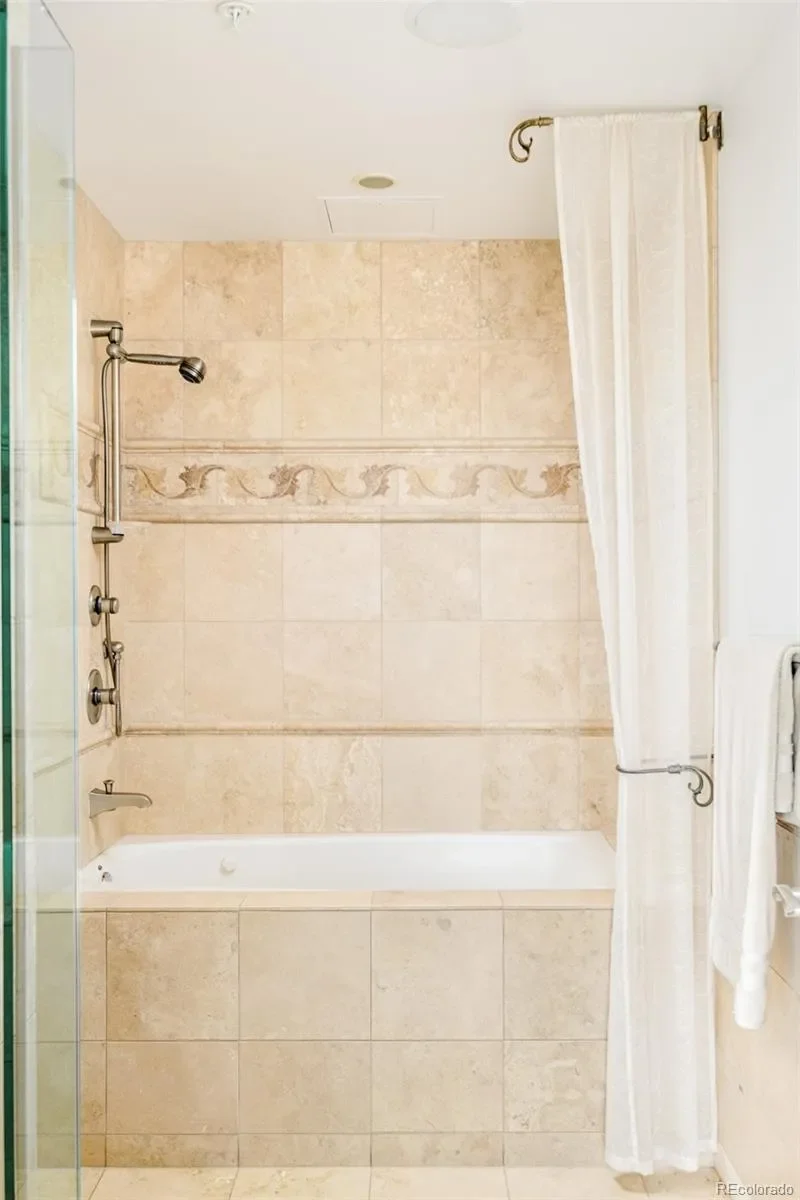 975 N Lincoln Street 14D, Denver, Colorado, United States. - Photo 20